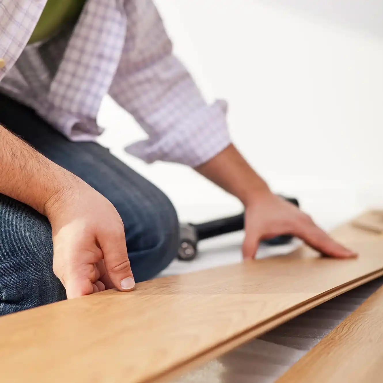 Vinyl Flooring Installation – Expertly Installed for Long-Lasting Beauty Vinyl Flooring Installation – Resilient and Modern Flooring Choice